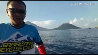 preview picture of video 'GBC (Gamalama Bicycle Club)  Touring to Maitara Island'