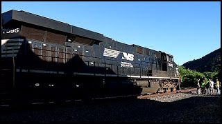 preview picture of video 'Norfolk Southern recrew at Duncannon, Pennsylvania'