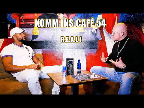 Komm ins Café #54! R.E.A.L | Drogenhandel & Knast in Kolumbien, Narcos & Religion - Leon Lovelock