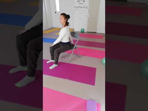 Torsions sur chaise. Périnée.