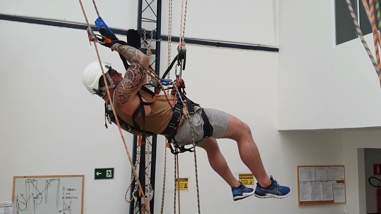 Acesso por cordas NIVEL 1 - Transferência de corda/ Rope access LEVEL 1 - Rope transfer