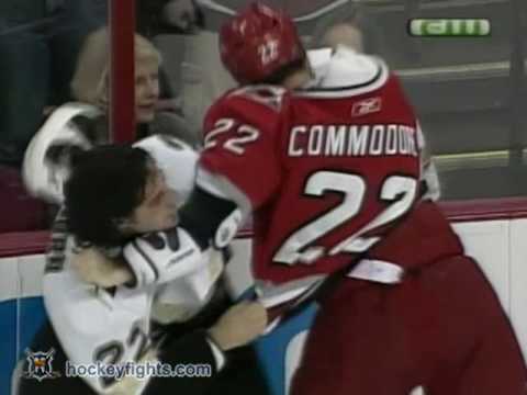 Chris Thorburn vs Mike Commodore Nov 11, 2006