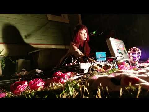 Darcy Neal preforms noise music at Pink Noise. 9/23/2017