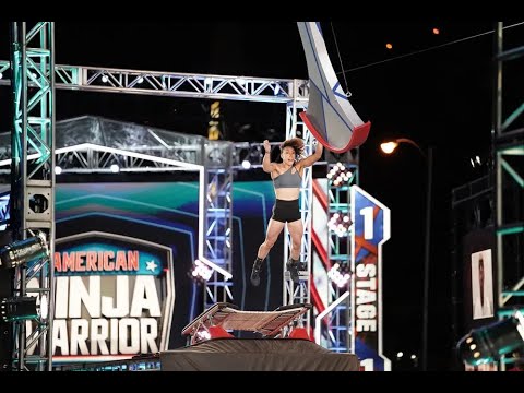 Zhanique Lovett - National Finals: Stage 1 Run (FF) | American Ninja Warrior 13