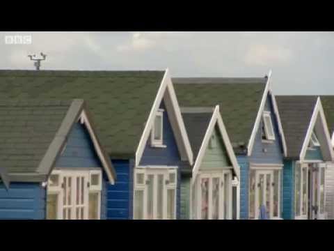 Dorset beach hut goes on sale for £200,000