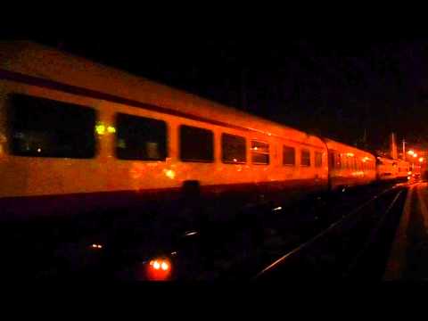 E656.443 + E444.076 in partenza con l' ICN 1910 Salerno - Milano Centrale