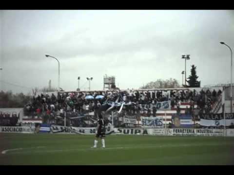 Hinchada de Lamadrid frente a Nueva Chicago