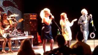 B-52&#39;s &quot;Hot Corner&quot; live at the Pacific Amphitheatre 7/19/09