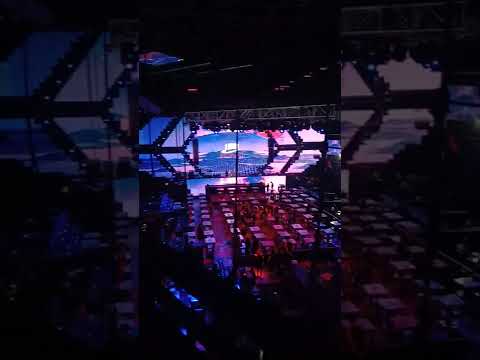 Dr. Oscar night club Laos #Oscar #NutNut Svl