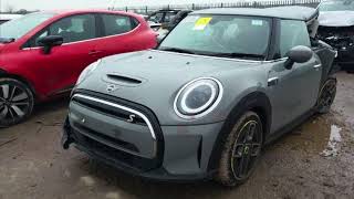 Mini F56 How to remove glass from window regulator