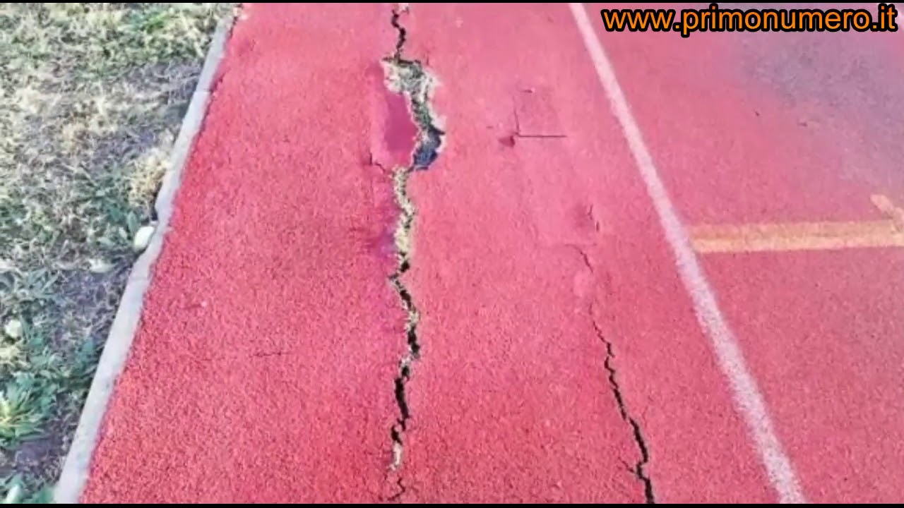 Stadio comunale nel degrado, pista per l’atletica dissestata