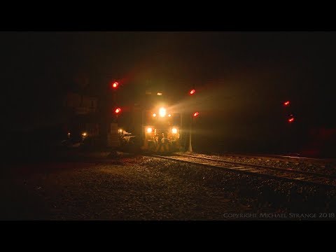 XR553 & G527 with Broad Gauge Grain - PoathTV Australian Trains & Railways