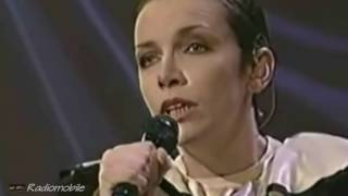 Annie Lennox (Live) - A whiter shade of pale ...
