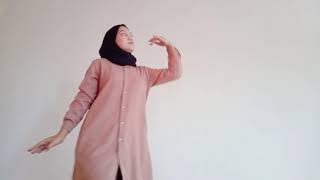 Download lagu Latihan Menari Tarian Tulolonna Sulawesi mp3 Download lagu Latihan Menari Tarian Tulolonna Sulawesi mp3