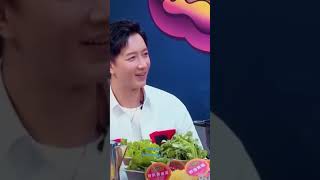 HENRY AND EXO LAY DANCING TO EXO HISTORY