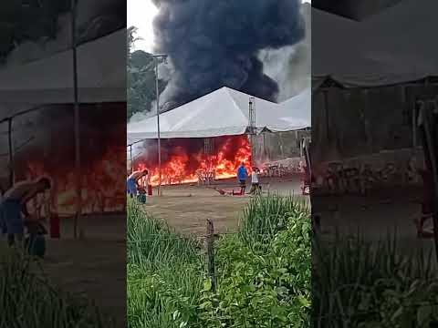 Fogo nas barracas em Lagoinha do Piauí.