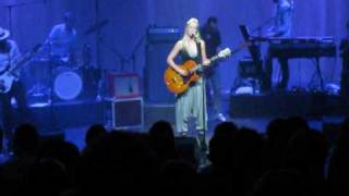 Tina Dickow - Glow (live at Østre Gasværk )