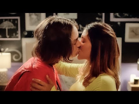 Atypical Season 4 Kiss Scene - Casey and Izzie | Netflix