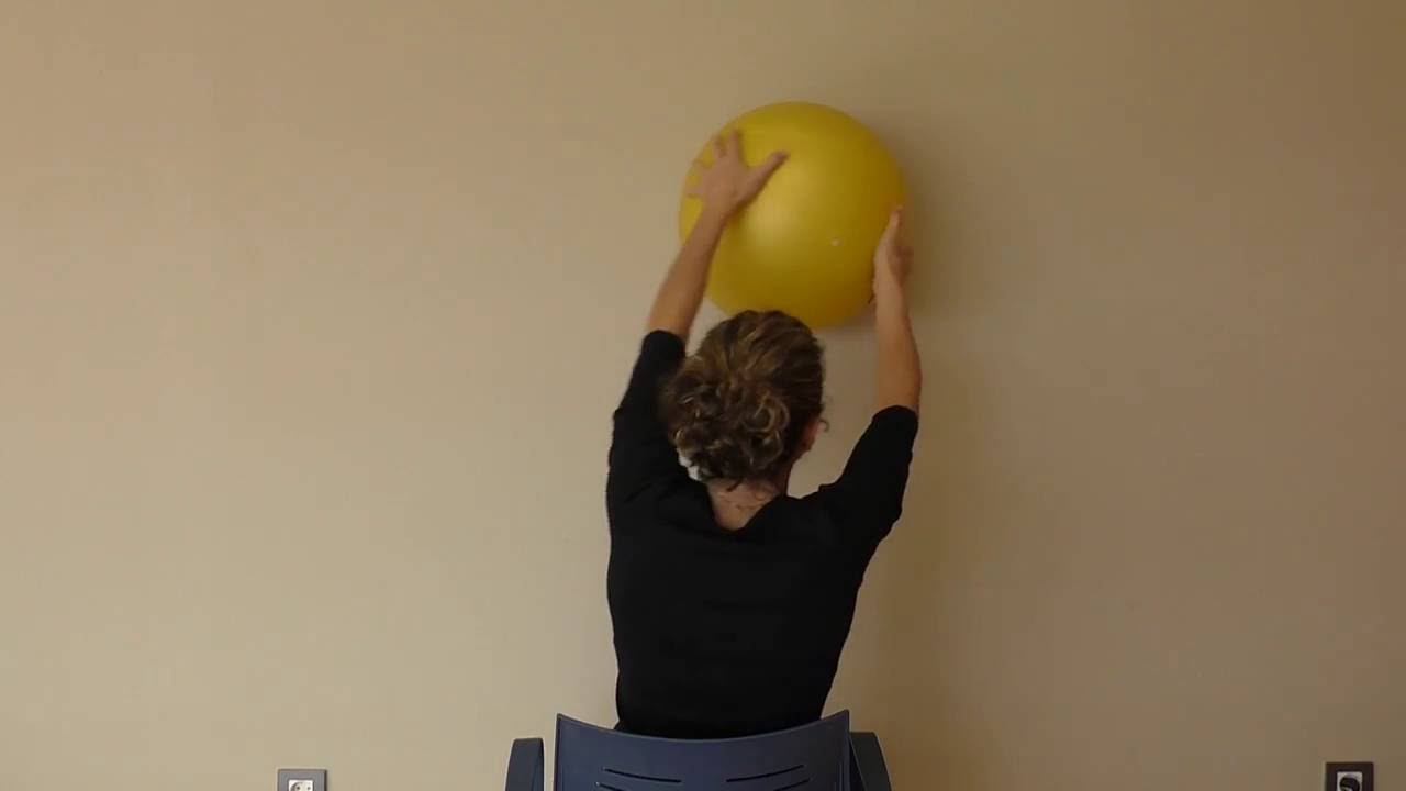 V&iacute;deo sobre Escuela de cadera. Sentado, rodando pelota en pared.