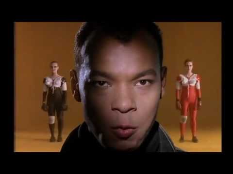 Fine Young Cannibals - She Drives Me Crazy (1989) Video