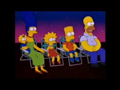 Los Simpson esperando el cometa ,estan sentados y moviendo los pulgares asi dubb bi dupd bdud