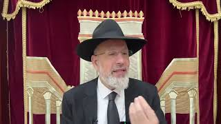 Le Loulav passe avant le Etrog (soukot)...Léilouï nishmat de Messaouda Mathilde bât Myriam zal…