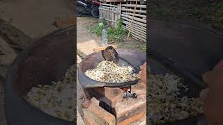 Download lagu SUASANA PEDESAAN LOMBOK_GORENG KUPI KADU BEGAWE @ArifAjip #shorts mp3