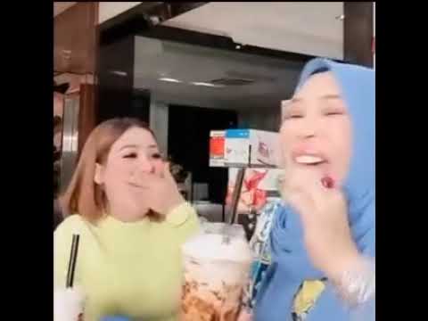 dato seri vida and ekora idola (mamaidola_) laughing