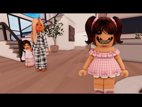 Emma No Deja De Sonreír En RoBlox.