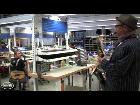 Kirk Whalum visits the Keilwerth Saxophone Workshop | J.Keilwerth