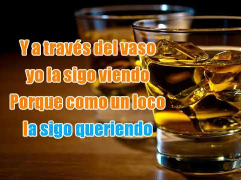 Karaoke A través del vaso al estilo de Germán Montero (Dime cantinero)