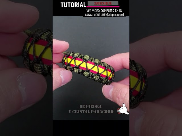 Vídeo relacionado con AUTOZOCO Llavero bola de cuerda bandera España, patriótico español, Llavero con bola de nylon, bandera de España, 3.5 cm, Rojo, Nylon