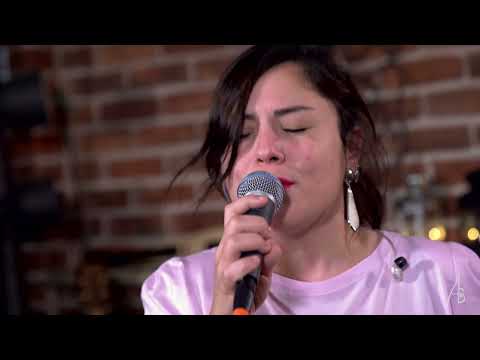 Lütfiye Özipek - Zeki Müren / Gökyüzünde Yalnız Gezen Yıldızlar / Akustik Cover