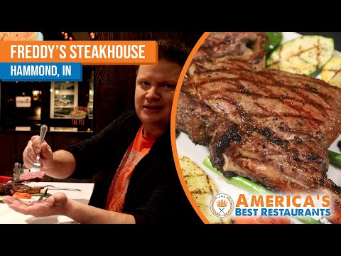 Sanduíche de bife pobre digno de um rei no Freddy's Steakhouse