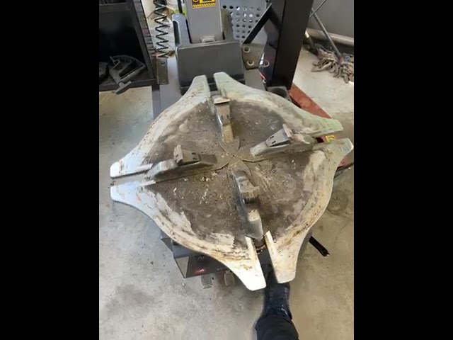 1332716 Tire changing machine - Pela Tools APO-3266