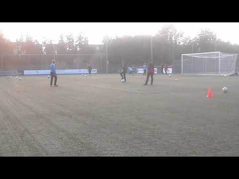 Training van de voetbal keepers van de club RWB