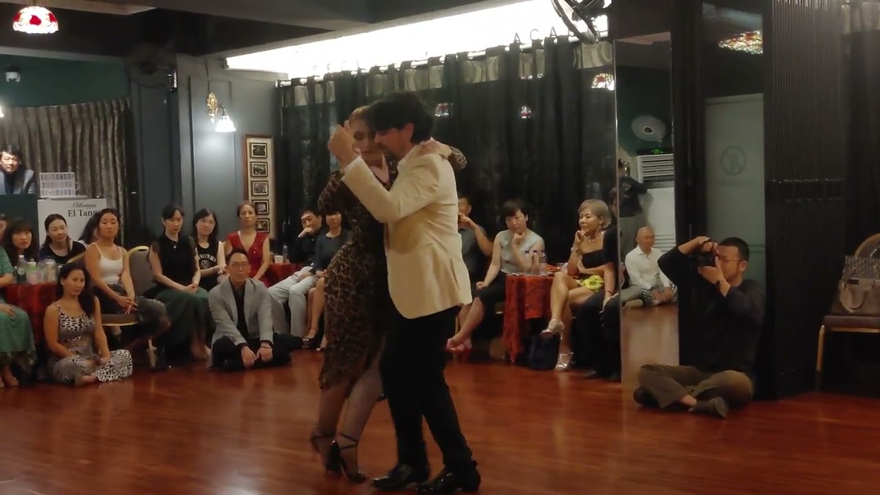 [Carlos Di Sarli - Champagne Tango] Ariadna Naveira & Fernando Sanchez