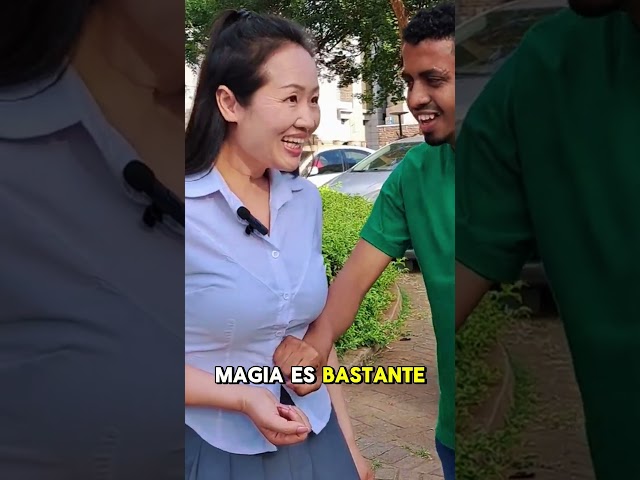 Vídeo relacionado con Truco De Magia De La Mano Del Bebé: Truco ?e La Desaparición ?e ?a Moneda D?e ?a Pequeña Mano | Lindos Trucos D?e Magia Con Ilusión Visual, Novedosos Trucos Dé Actuación En Escenario ?é Mago, ?rucos ?