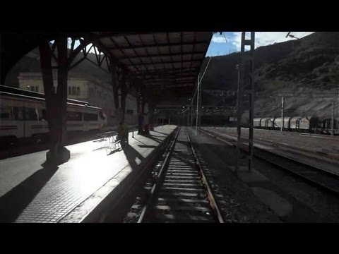 Rail View TR Tren de Portbou hasta Barcelona 2012