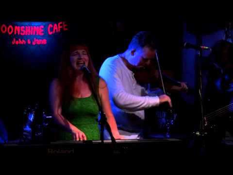 Leslie Hudson - Oars in the Water (Live at the Moonshine Cafe)