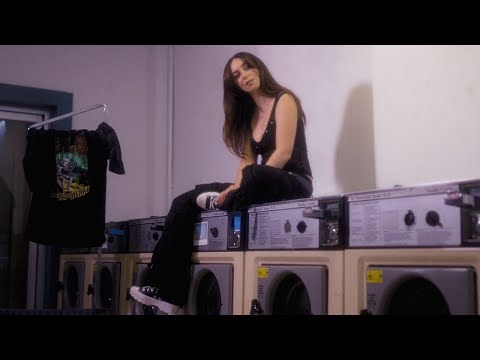 LØLØ - the devil wears converse (Official Video)