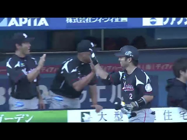 【2回裏】打球はファンの待つライトスタンドへ!! マリーンズ・根元 初球を積極的に打ちにいき先制2ラン!! 2016/7/30 M-E