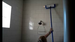 preview picture of video 'Cleaning Big Bathrooms Vacation Home with Ecolab Cleaning Caddy'