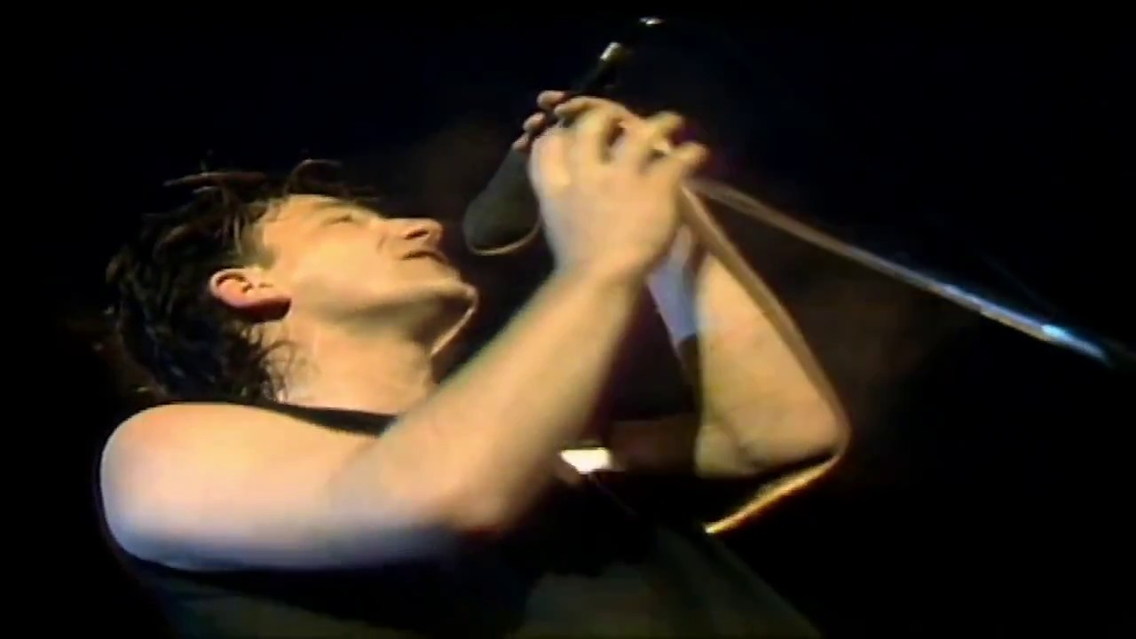 U2 - New Year's Day (Live At Red Rocks) 1983 - YouTube