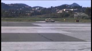preview picture of video 'Η Ryanair αυξάνει το 2013 τα δρομολόγια προς Κέρκυρα'