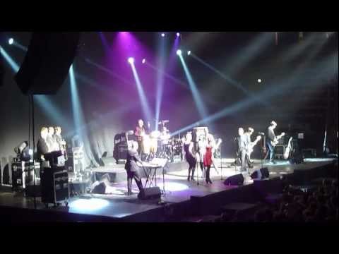 Ultra Bra - Kahdeksanvuotiaana (Live • Kokoaan Suurempi Suomi 2012 • Helsinki)