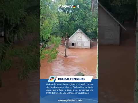 Rio Erechim sobe e preocupa na Ponte do Vau Grande, em Cruzaltense