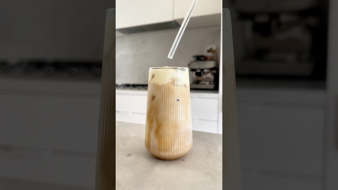 Cold Foam Iced Latte!!🧸🤎☕️ #coffee #icedcoffee #coldfoam #asmr #recipe