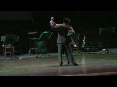  Roxana Suarez  and  Sebastian Achaval  are  dancing  to  the  tango  "  El Puntazo  "