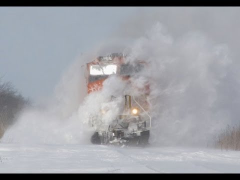 BNSF Z Trains Amidst Drifting Snow: 2014.01.27